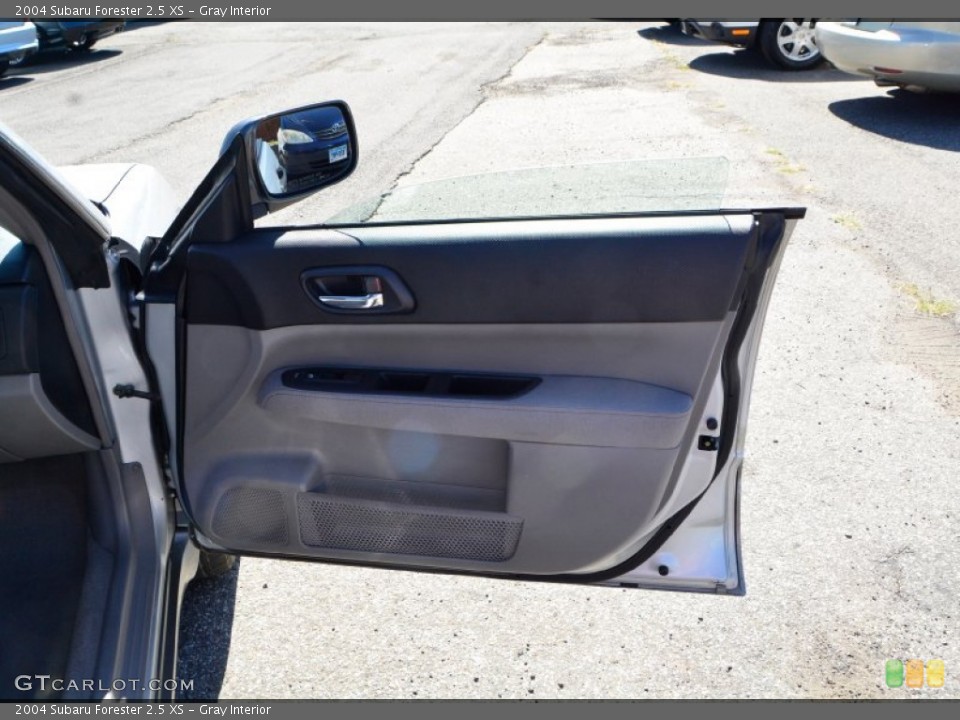 Gray Interior Door Panel for the 2004 Subaru Forester 2.5 XS #106974567