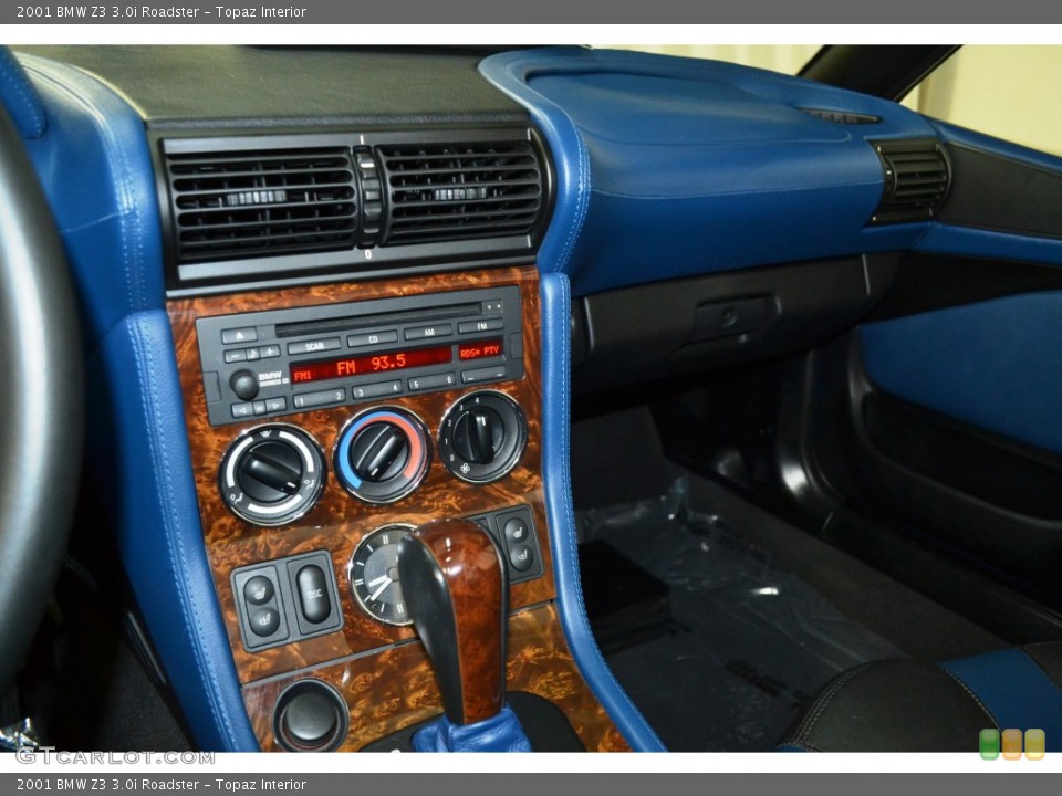 Topaz Interior Dashboard for the 2001 BMW Z3 3.0i Roadster #107033541