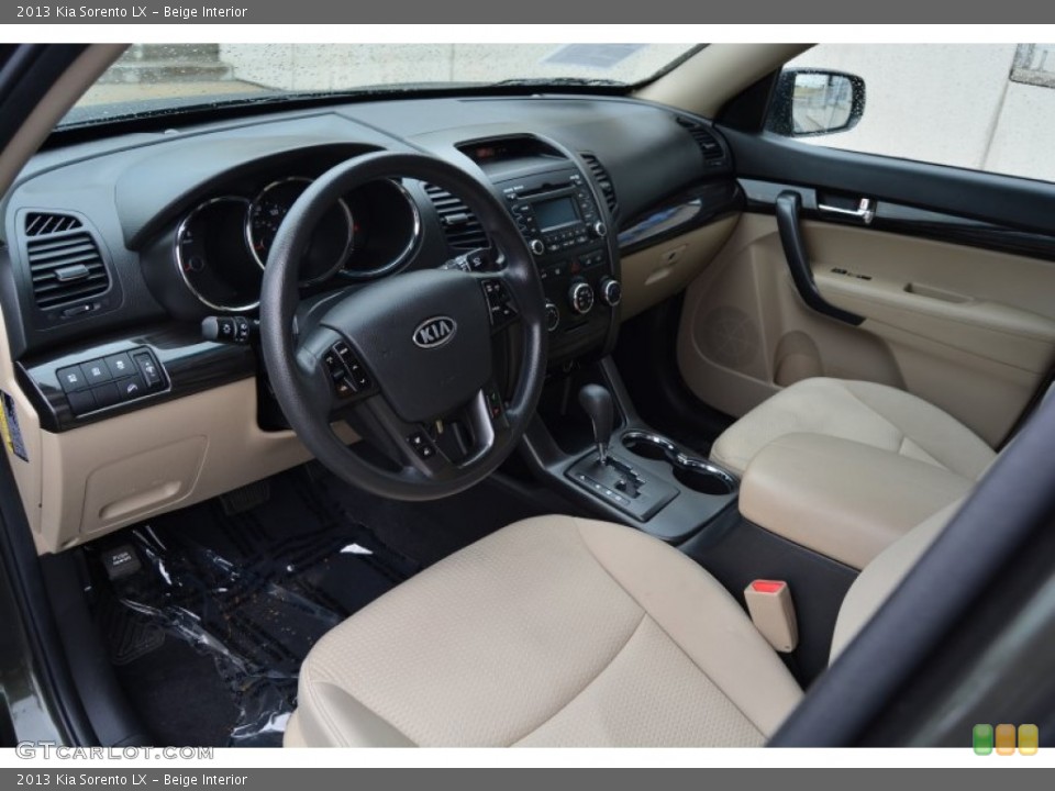 Beige Interior Photo for the 2013 Kia Sorento LX #107046074