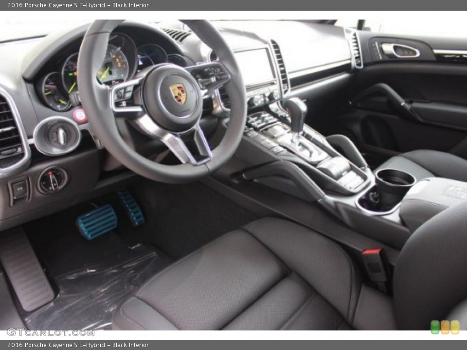 Black Interior Prime Interior for the 2016 Porsche Cayenne S E-Hybrid #107063473