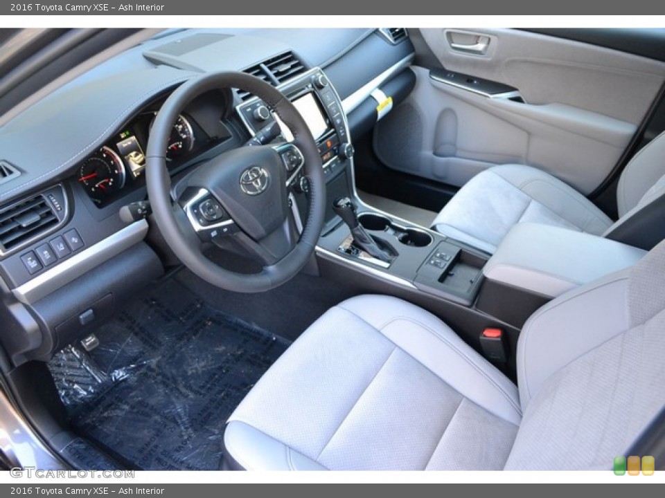 Ash Interior Photo for the 2016 Toyota Camry XSE #107064418