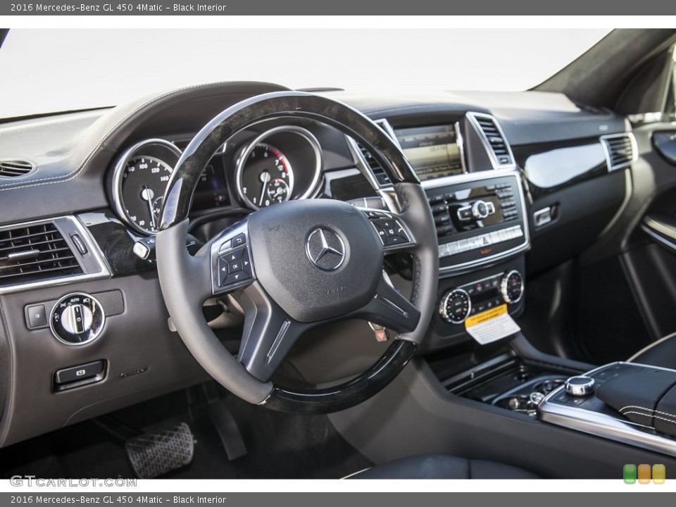 Black Interior Dashboard for the 2016 Mercedes-Benz GL 450 4Matic #107073439