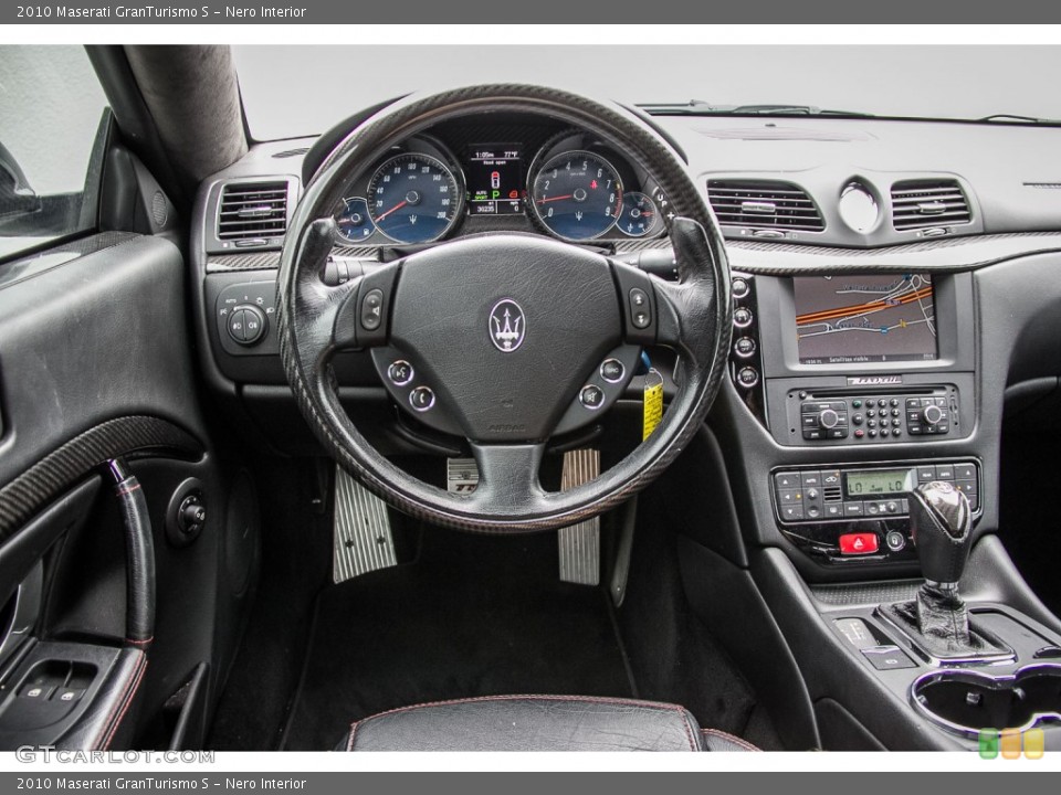 Nero Interior Dashboard for the 2010 Maserati GranTurismo S #107099592