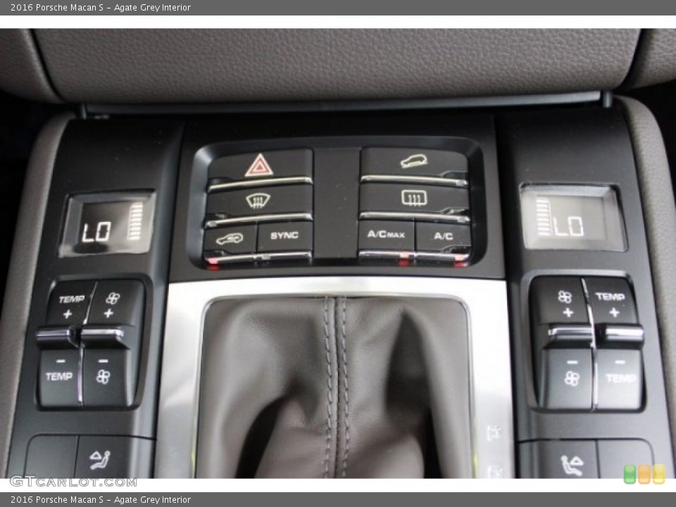 Agate Grey Interior Controls for the 2016 Porsche Macan S #107140202