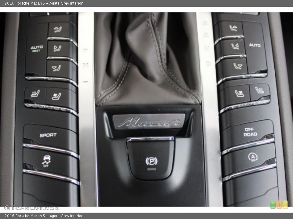 Agate Grey Interior Controls for the 2016 Porsche Macan S #107140223