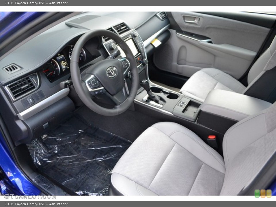 Ash Interior Photo for the 2016 Toyota Camry XSE #107193059