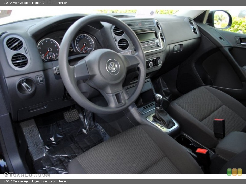 Black Interior Photo for the 2012 Volkswagen Tiguan S #107231189