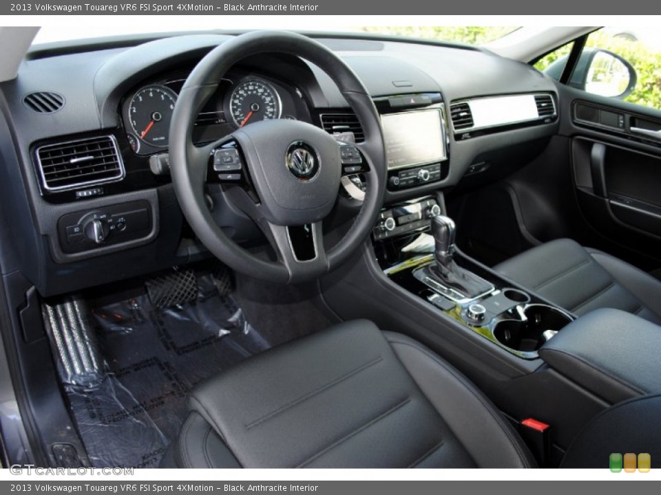 Black Anthracite Interior Photo for the 2013 Volkswagen Touareg VR6 FSI Sport 4XMotion #107233430