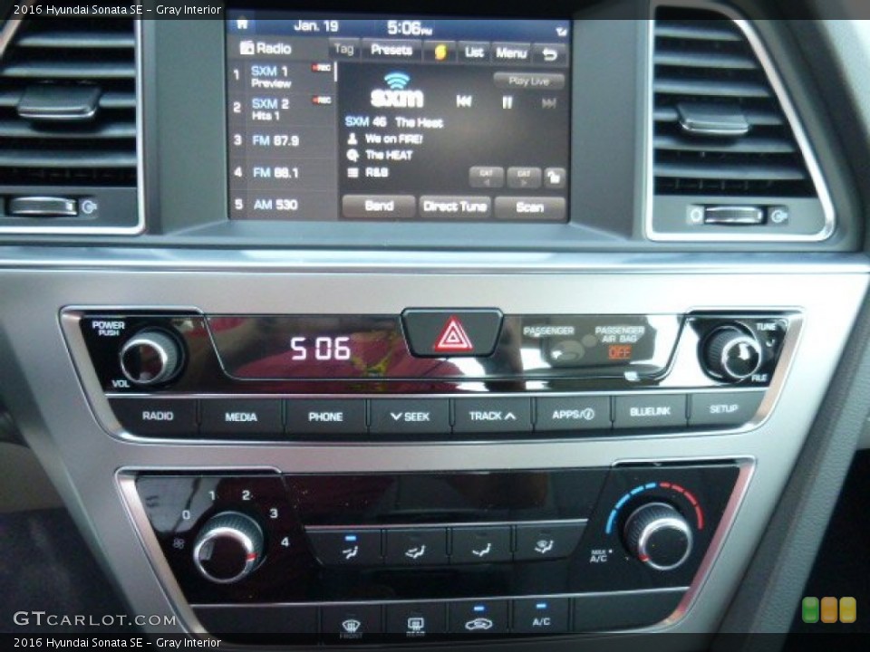 Gray Interior Controls for the 2016 Hyundai Sonata SE #107333324