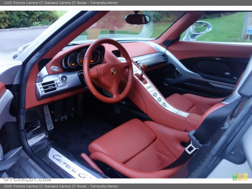 Terracotta Interior Photo for the 2005 Porsche Carrera GT  #107384567