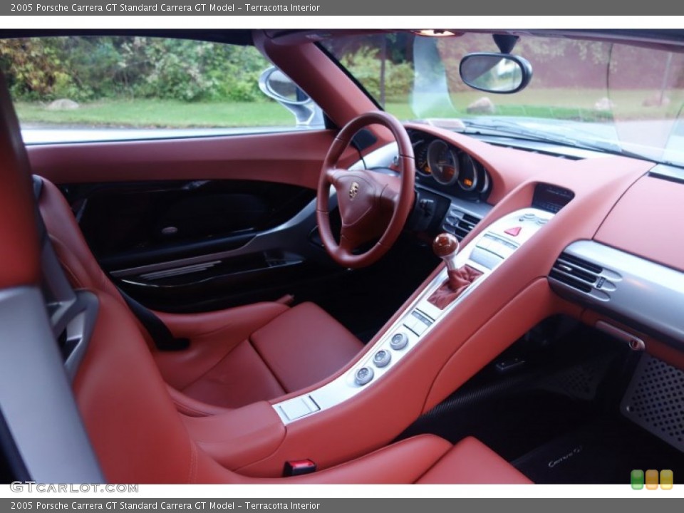 Terracotta Interior Dashboard for the 2005 Porsche Carrera GT  #107384630