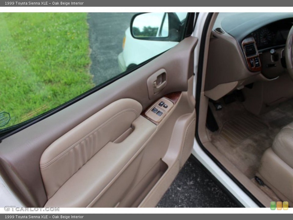 Oak Beige Interior Door Panel for the 1999 Toyota Sienna XLE #107413355