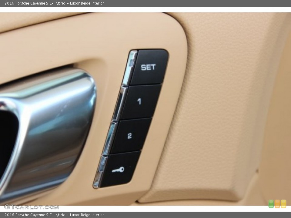 Luxor Beige Interior Controls for the 2016 Porsche Cayenne S E-Hybrid #107416937