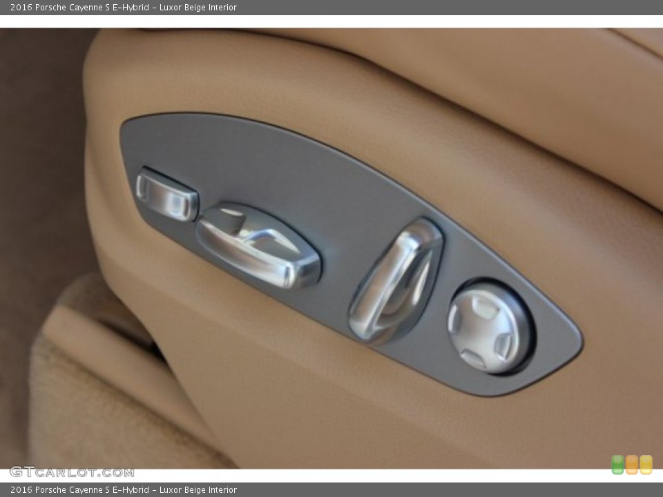 Luxor Beige Interior Controls for the 2016 Porsche Cayenne S E-Hybrid #107416976