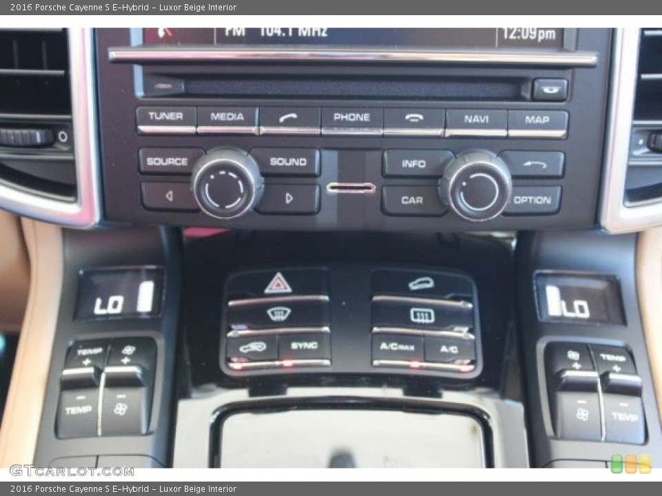Luxor Beige Interior Controls for the 2016 Porsche Cayenne S E-Hybrid #107417074