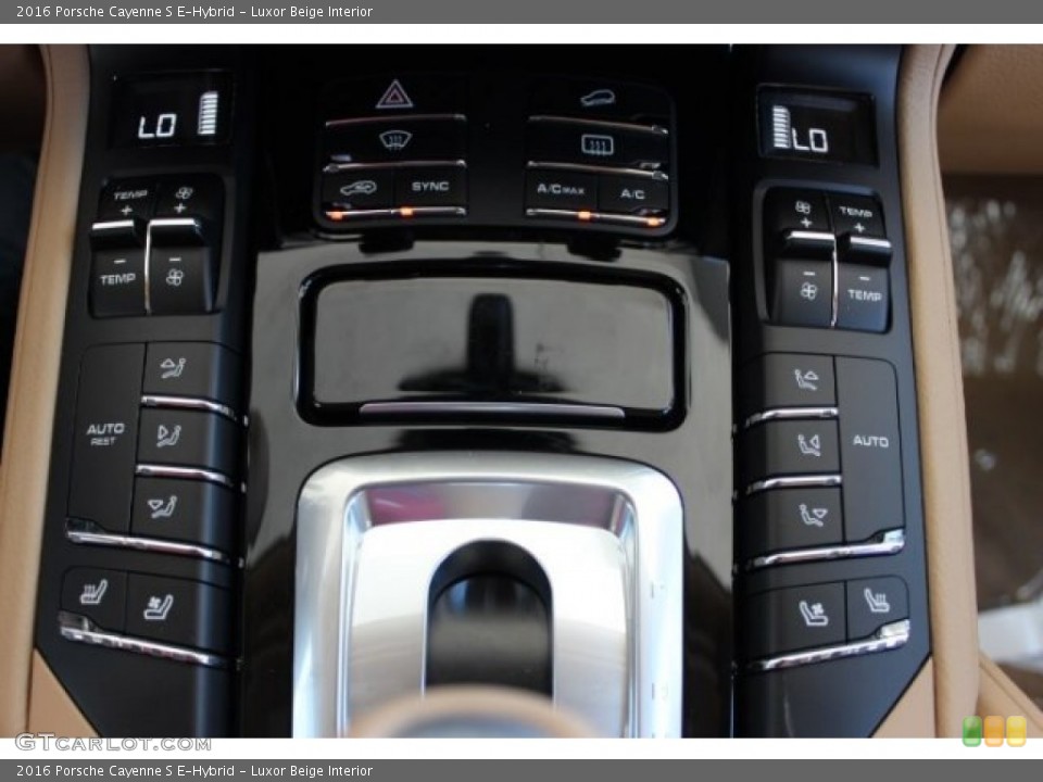 Luxor Beige Interior Controls for the 2016 Porsche Cayenne S E-Hybrid #107417088