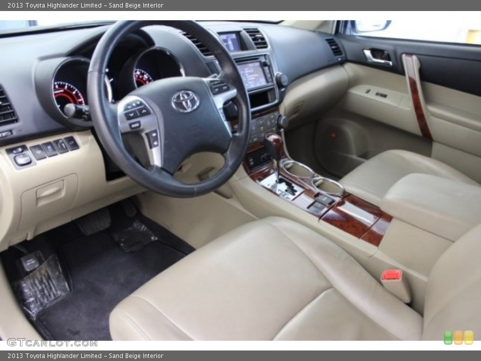 Sand Beige Interior Photo for the 2013 Toyota Highlander Limited #107431102