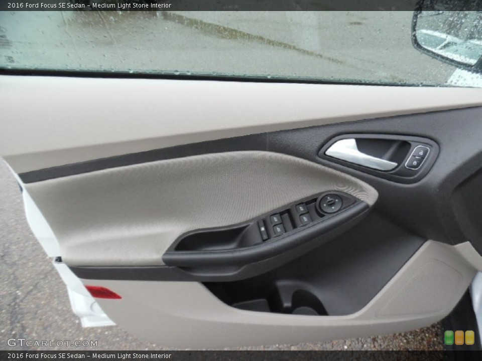 Medium Light Stone Interior Door Panel for the 2016 Ford Focus SE Sedan #107518259