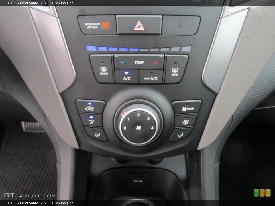 Gray Interior Controls for the 2016 Hyundai Santa Fe SE #107526500