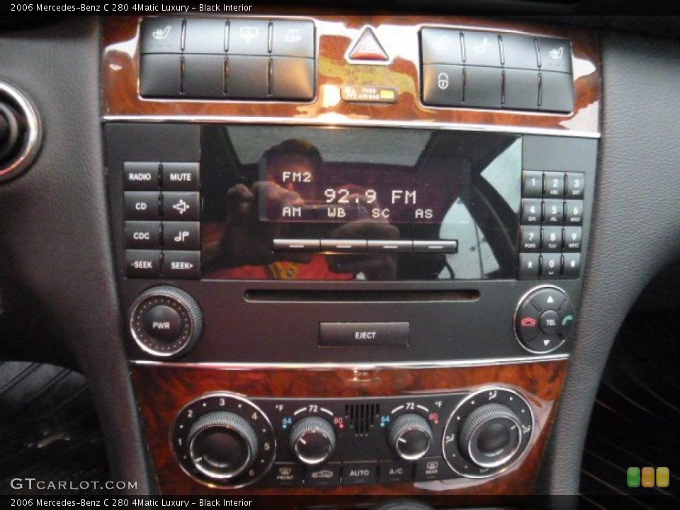 Black Interior Controls for the 2006 Mercedes-Benz C 280 4Matic Luxury #107548500