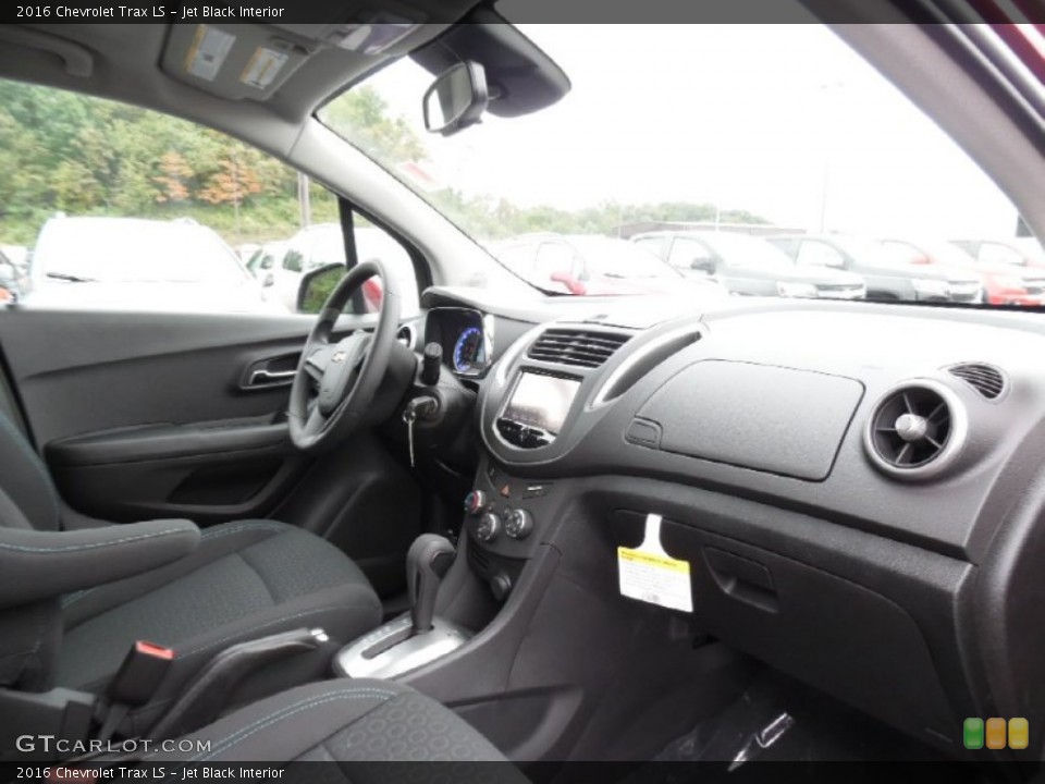 Jet Black Interior Photo for the 2016 Chevrolet Trax LS #107553357
