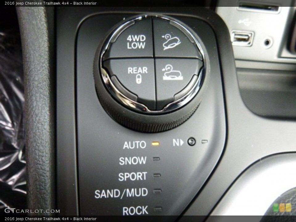 Black Interior Controls for the 2016 Jeep Cherokee Trailhawk 4x4 #107575768