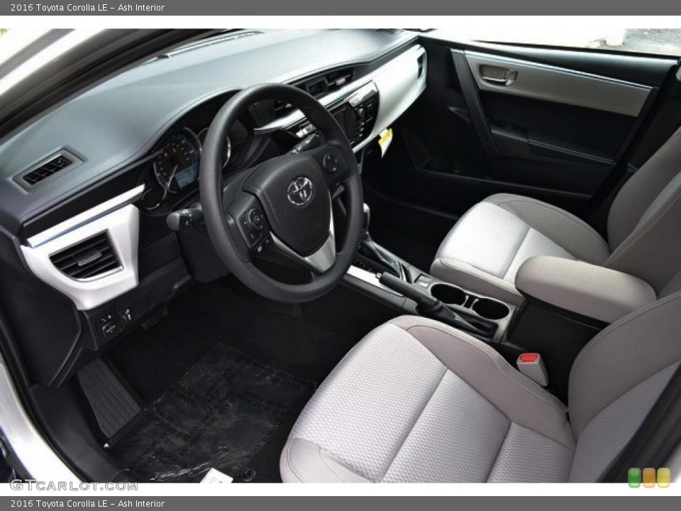 Ash Interior Photo for the 2016 Toyota Corolla LE #107577708