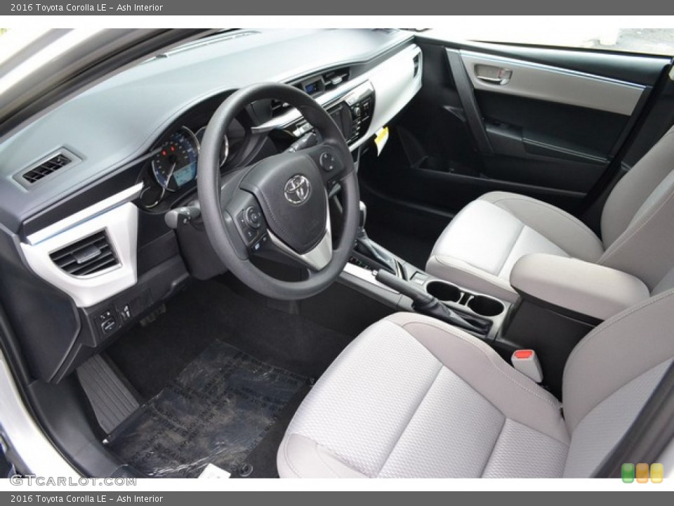Ash Interior Photo for the 2016 Toyota Corolla LE #107577934