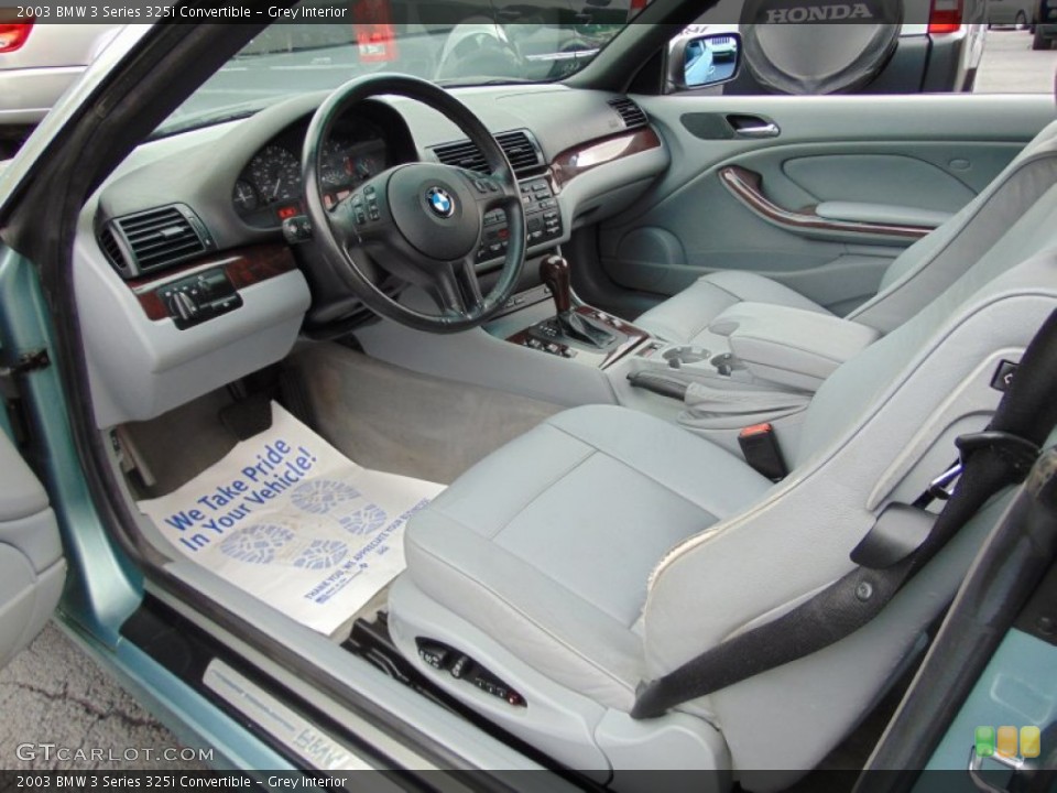 Grey Interior Photo for the 2003 BMW 3 Series 325i Convertible #107589328