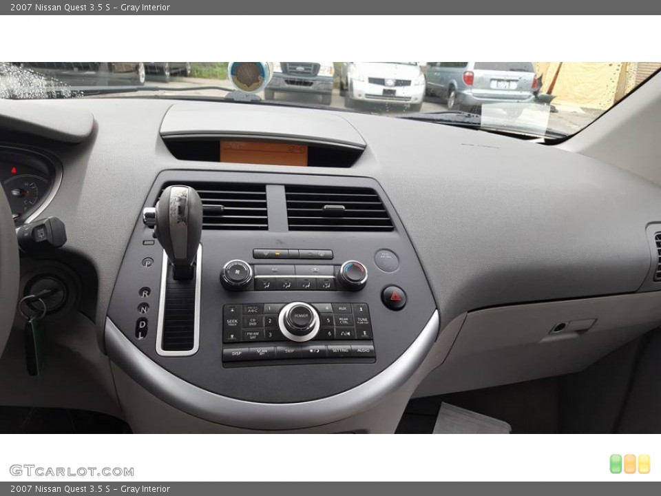 Gray Interior Controls for the 2007 Nissan Quest 3.5 S #107611147