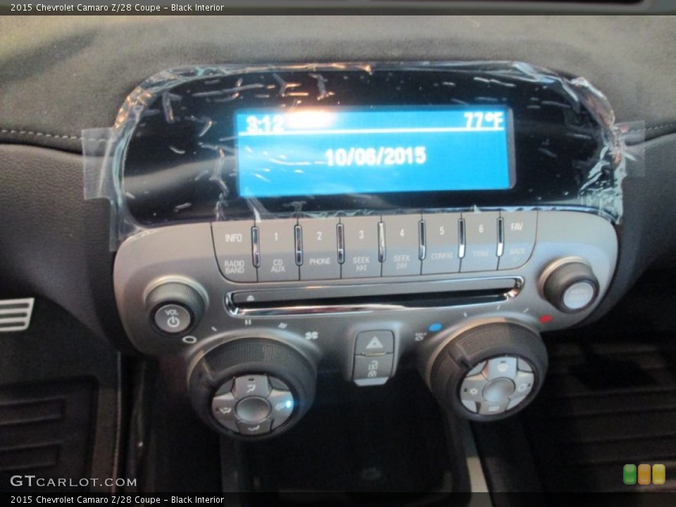 Black Interior Controls for the 2015 Chevrolet Camaro Z/28 Coupe #107718180