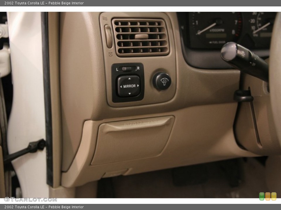 Pebble Beige Interior Controls for the 2002 Toyota Corolla LE #107745113