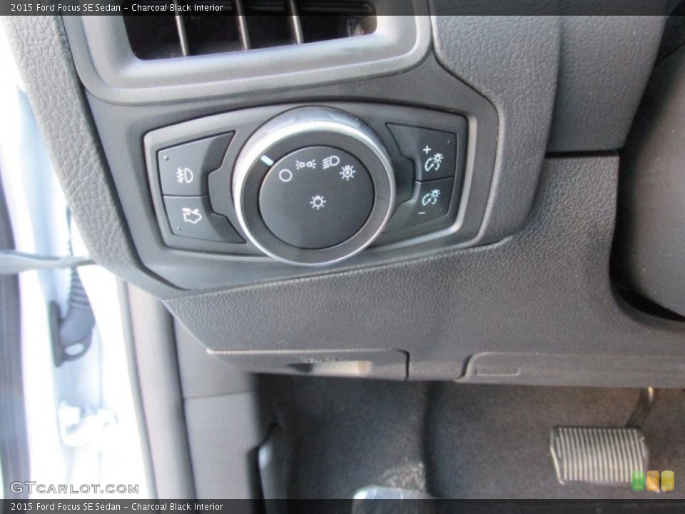 Charcoal Black Interior Controls for the 2015 Ford Focus SE Sedan #107754653