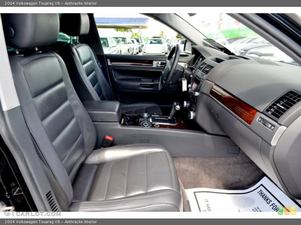 Anthracite Interior Photo for the 2004 Volkswagen Touareg V8 #107829617