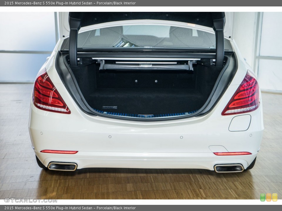 Porcelain/Black Interior Trunk for the 2015 Mercedes-Benz S 550e Plug-In Hybrid Sedan #107847447
