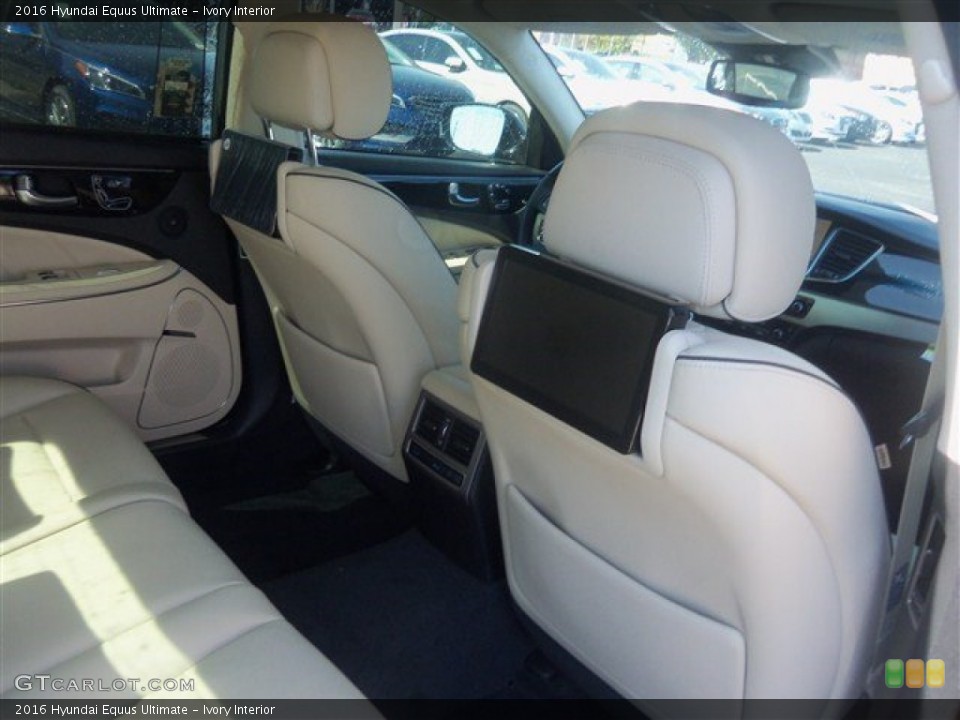 Ivory Interior Rear Seat for the 2016 Hyundai Equus Ultimate #107929713