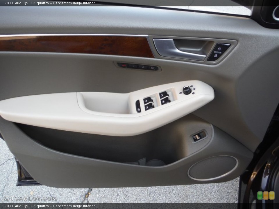 Cardamom Beige Interior Door Panel for the 2011 Audi Q5 3.2 quattro #107973966