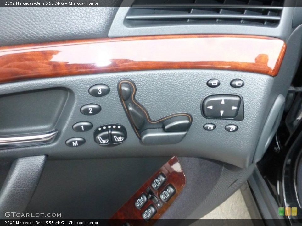 Charcoal Interior Controls for the 2002 Mercedes-Benz S 55 AMG #107995052