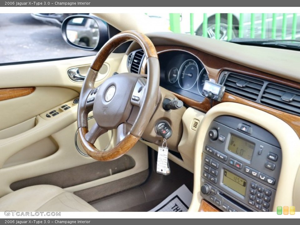 Champagne Interior Controls for the 2006 Jaguar X-Type 3.0 #107999189