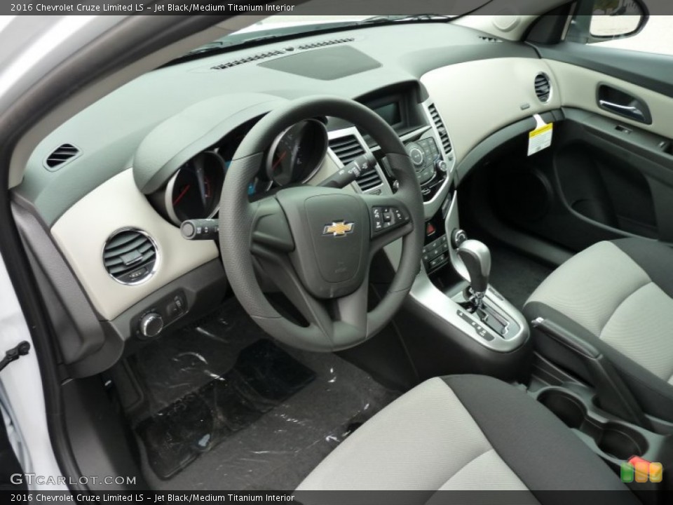 Jet Black/Medium Titanium Interior Photo for the 2016 Chevrolet Cruze Limited LS #108004553