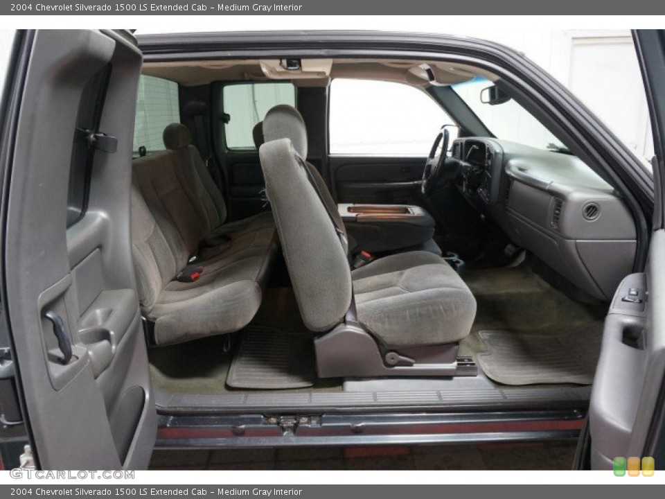 Medium Gray Interior Photo for the 2004 Chevrolet Silverado 1500 LS Extended Cab #108007400