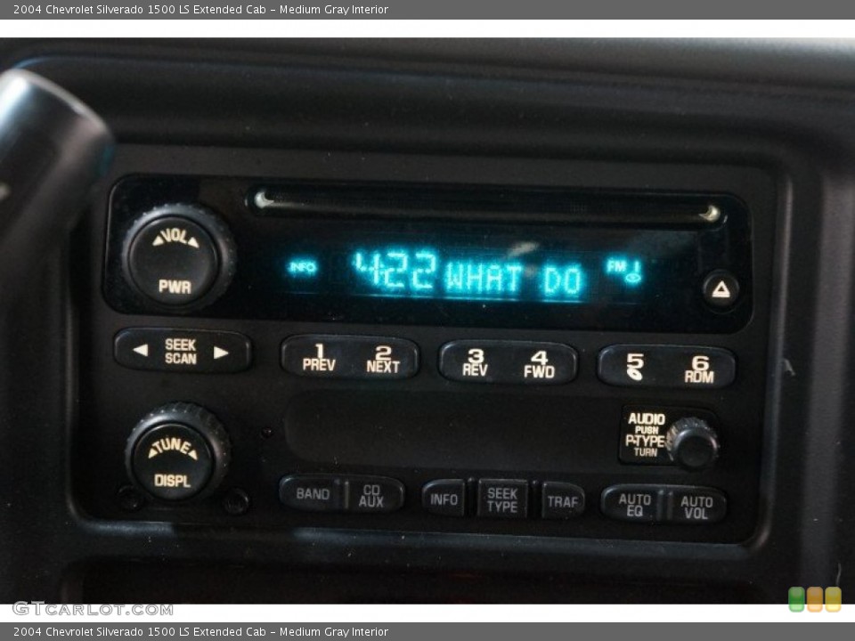 Medium Gray Interior Controls for the 2004 Chevrolet Silverado 1500 LS Extended Cab #108007853
