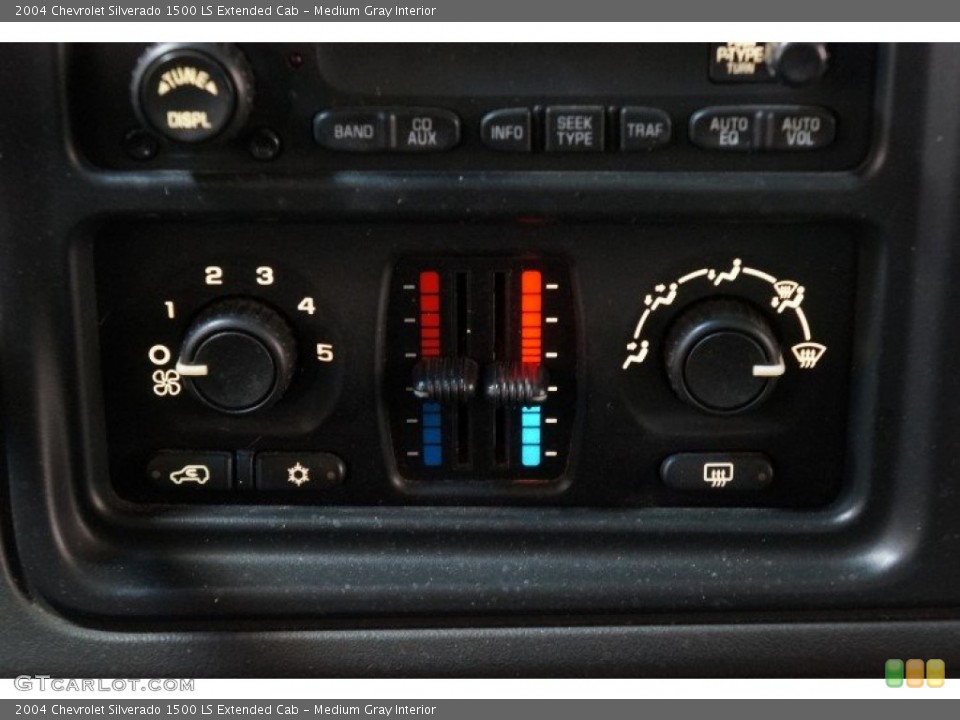 Medium Gray Interior Controls for the 2004 Chevrolet Silverado 1500 LS Extended Cab #108007890