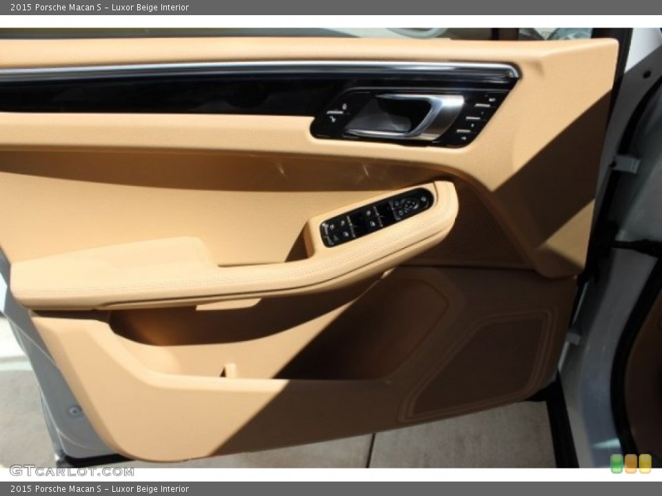 Luxor Beige Interior Door Panel for the 2015 Porsche Macan S #108058265