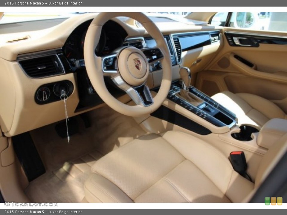 Luxor Beige 2015 Porsche Macan Interiors