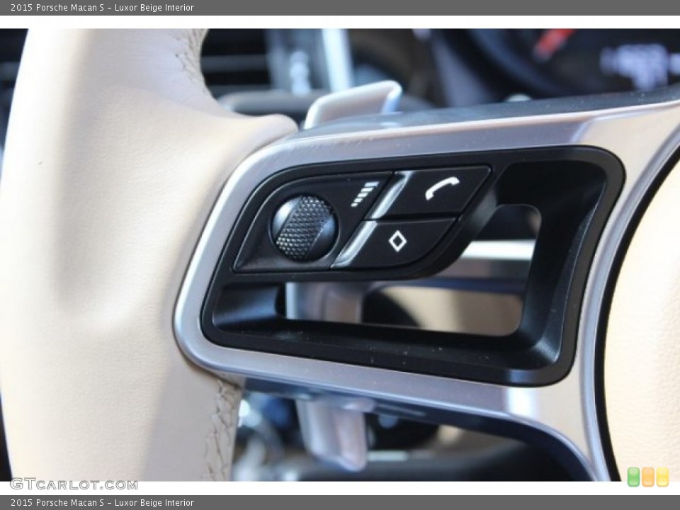Luxor Beige Interior Controls for the 2015 Porsche Macan S #108058631