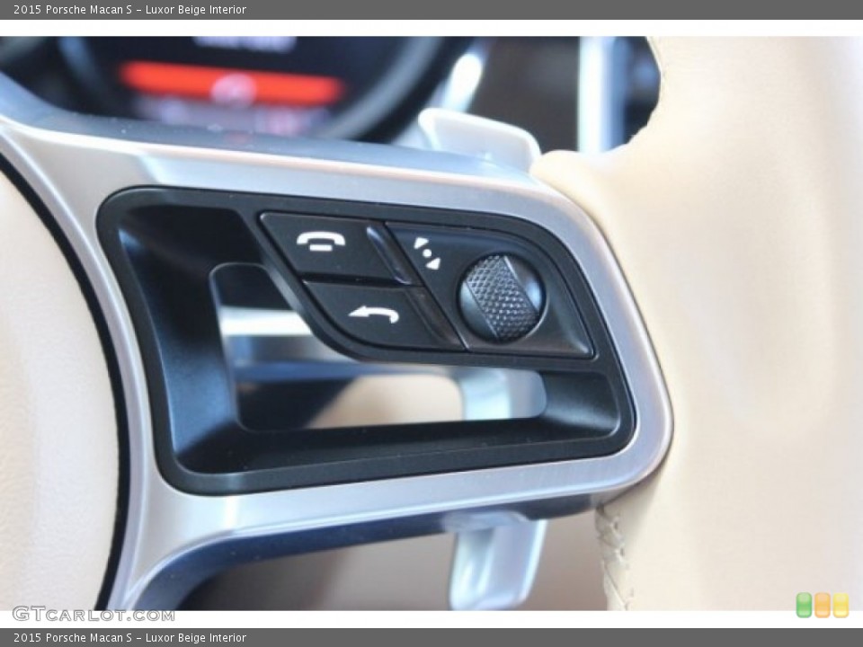 Luxor Beige Interior Controls for the 2015 Porsche Macan S #108058652