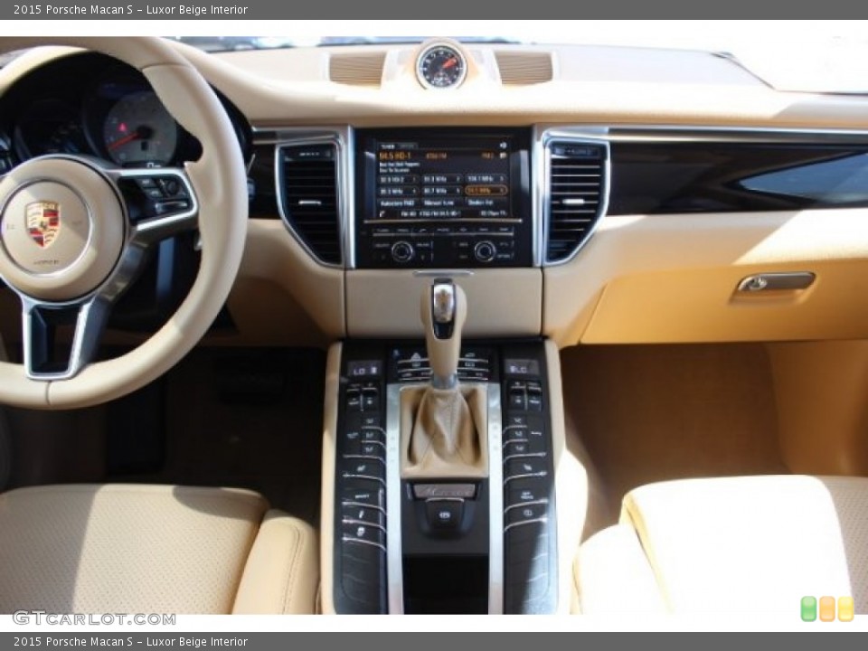 Luxor Beige Interior Dashboard for the 2015 Porsche Macan S #108058822