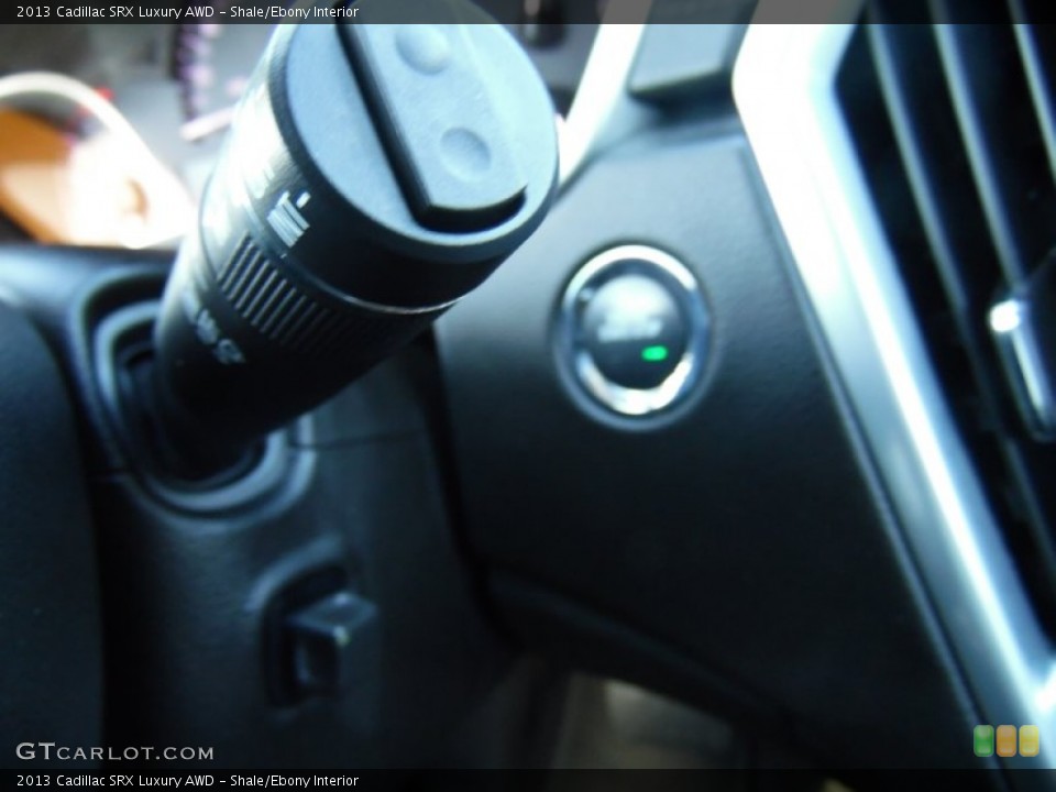 Shale/Ebony Interior Controls for the 2013 Cadillac SRX Luxury AWD #108080855