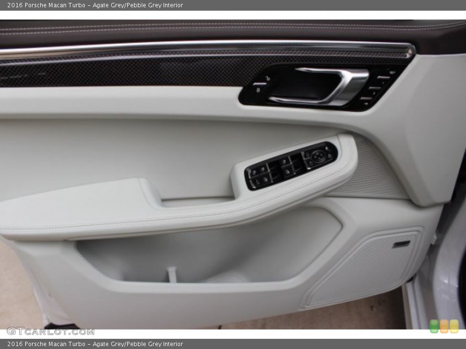 Agate Grey/Pebble Grey Interior Door Panel for the 2016 Porsche Macan Turbo #108099526